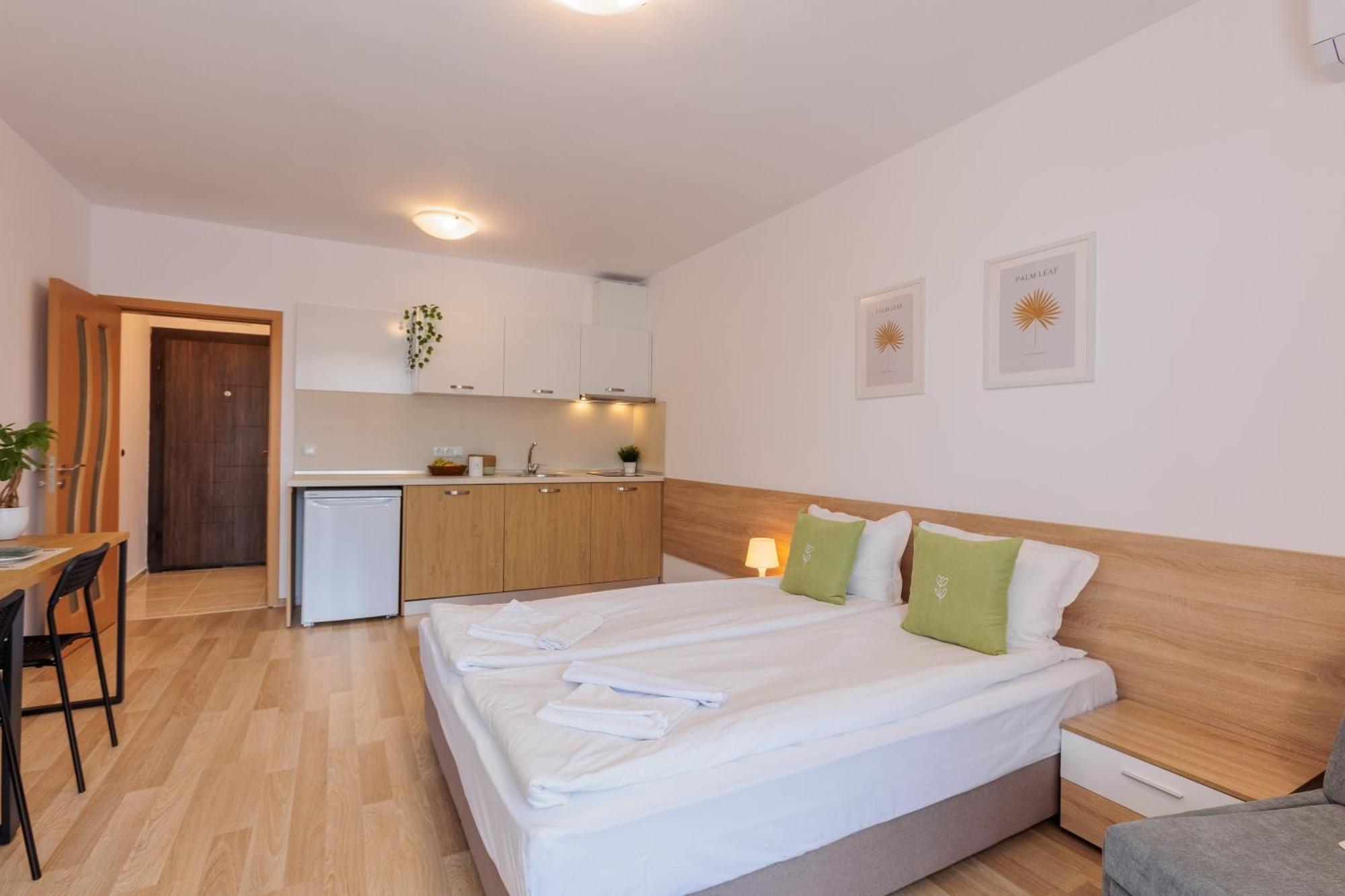 Flora Studios Sarafovo Burgas ภายนอก รูปภาพ